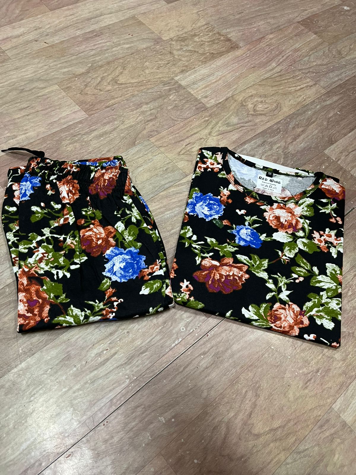 Phyjama Set 399/- Only b g