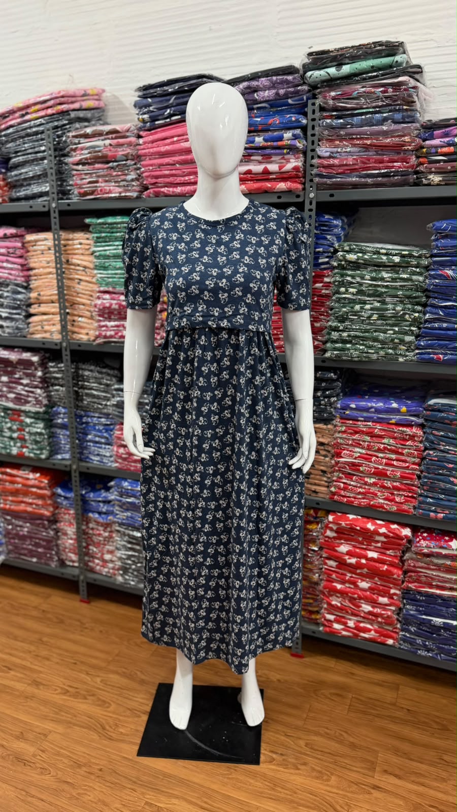 Zipless maternity and feeding wear - Full Length bee mic
